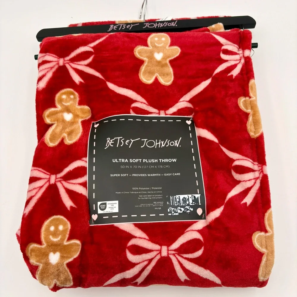 Betsey Johnson Gingerbread Man Pink Bow Red Ultra Plush Throw Christmas Blanket